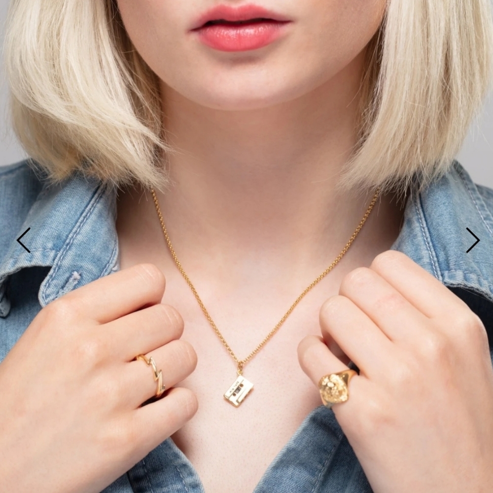NWOT, Wolf & Badger, Scream Pretty Mixtape gold necklace - Picture 2 of 5
